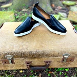 Everlane / Black Lather Loafers w/ thick white sole.